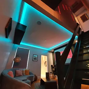 https://the-smart-27.yorkshirehotels.net