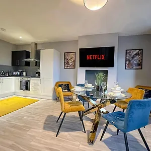 Apartment Luxury Boutique Block Free Street Parking, Hounslow